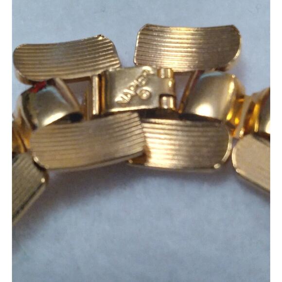 Vintage Bracelet Signed Napier Gold Tone Patterned Panel Links Shiny Fold Clasp - Picture 5 of 8